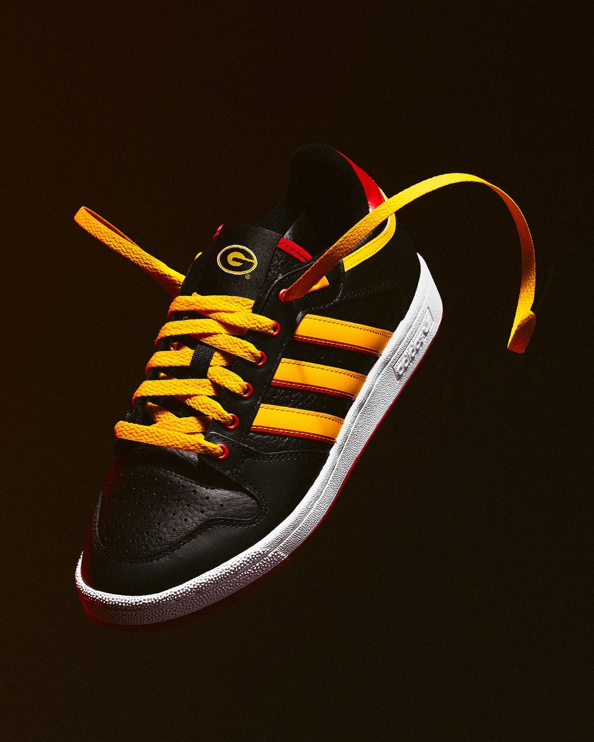 阿迪達斯百年 85 低幫 "學院包 "現已上市(2024 年 11 月) adidas Centennial 85 Low, adidas - 阿迪達斯百年 85 低幫 "學院包 "現已上市(2024 年 11 月)