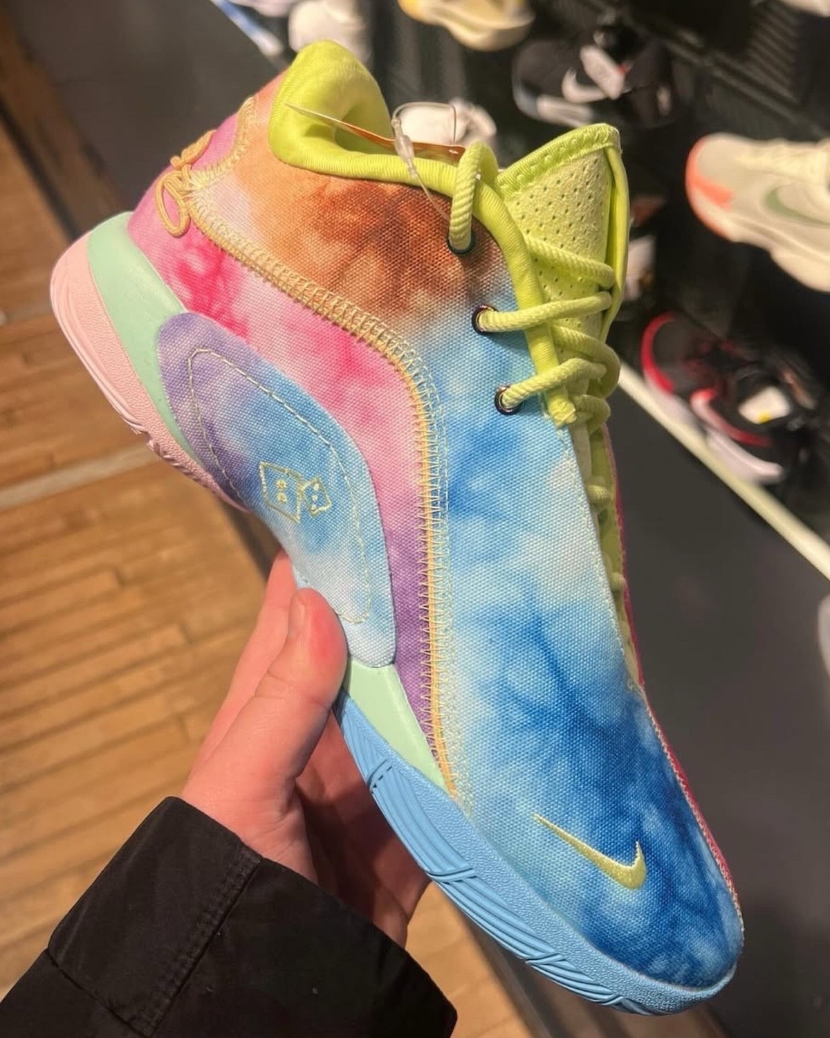 Monopoly x Nike LeBron 22 "What The" 2025 年 1 月發佈 Nike LeBron 22, Nike, Monopoly - Monopoly x Nike LeBron 22 "What The" 2025 年 1 月發佈