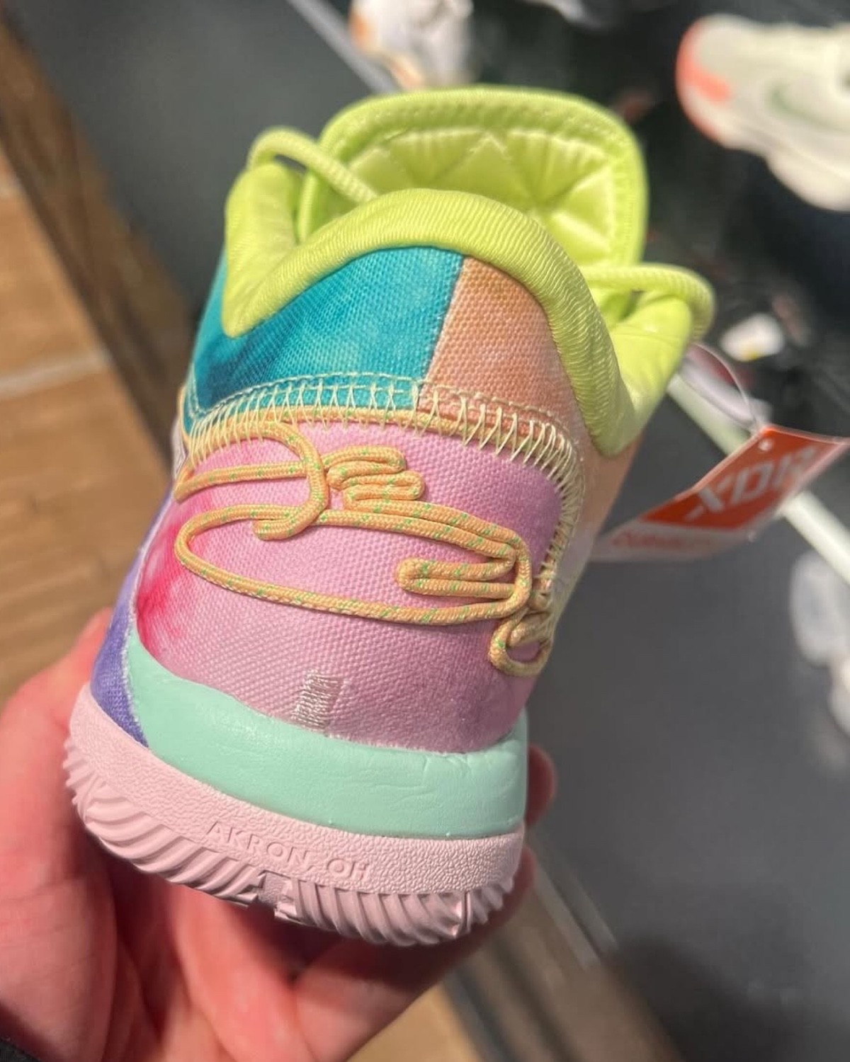 Monopoly x Nike LeBron 22 "What The" 2025 年 1 月發佈 Nike LeBron 22, Nike, Monopoly - Monopoly x Nike LeBron 22 "What The" 2025 年 1 月發佈