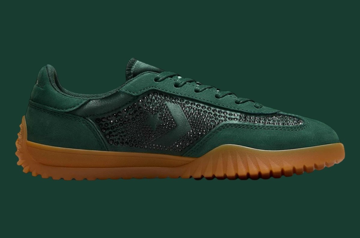 施華洛世奇 x 匡威 Run Star Trainer "深綠寶石色 "於 2024 年 12 月發佈 Converse Run Star Trainer, Converse - 施華洛世奇 x 匡威 Run Star Trainer "深綠寶石色 "於 2024 年 12 月發佈