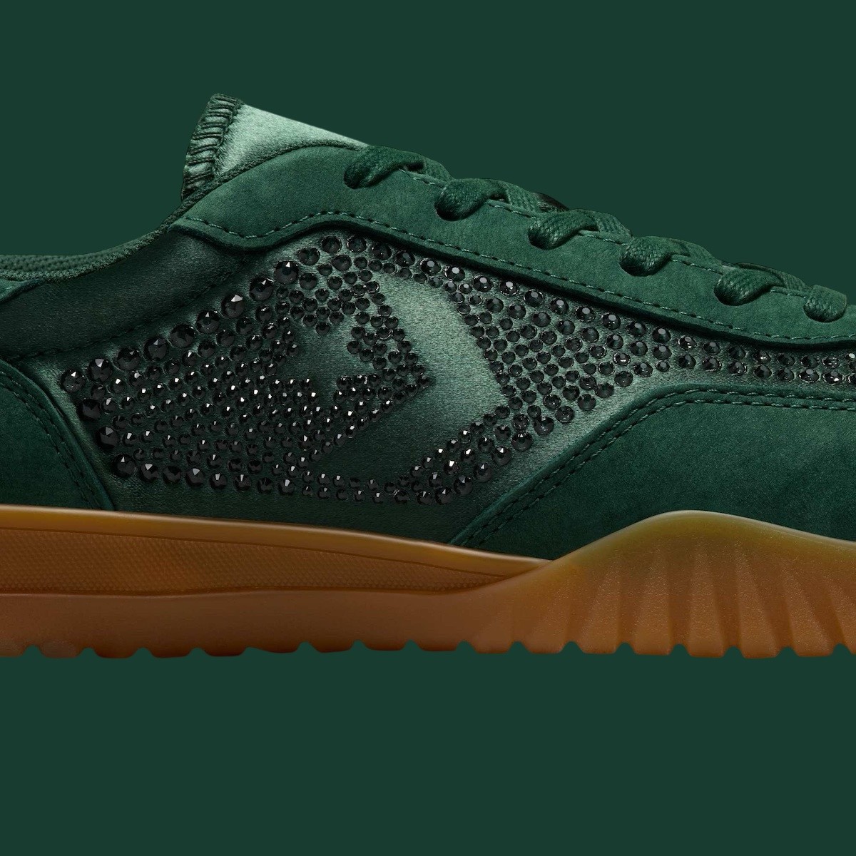 施華洛世奇 x 匡威 Run Star Trainer "深綠寶石色 "於 2024 年 12 月發佈 Converse Run Star Trainer, Converse - 施華洛世奇 x 匡威 Run Star Trainer "深綠寶石色 "於 2024 年 12 月發佈