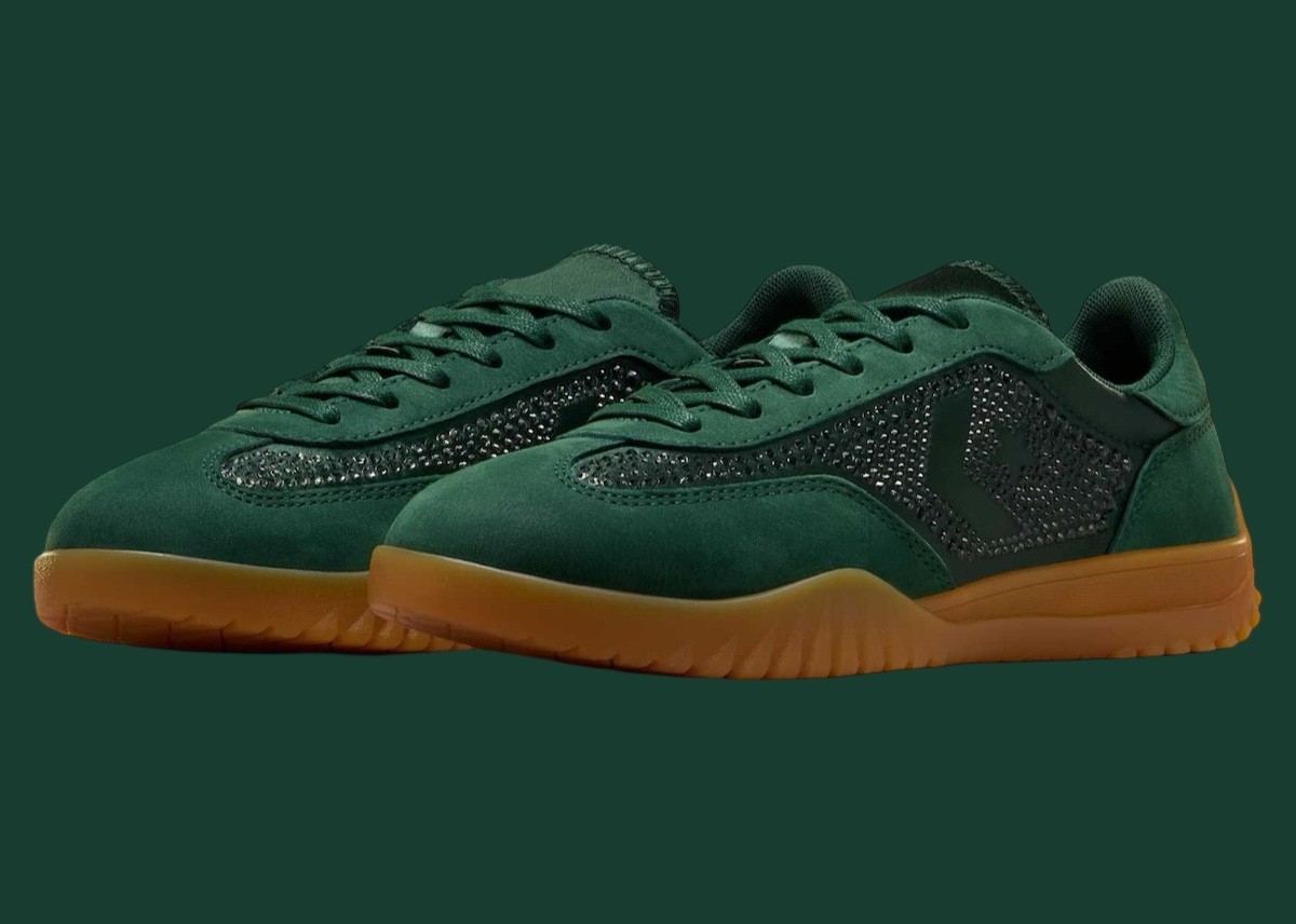 施華洛世奇 x 匡威 Run Star Trainer "深綠寶石色 "於 2024 年 12 月發佈 Converse Run Star Trainer, Converse - 施華洛世奇 x 匡威 Run Star Trainer "深綠寶石色 "於 2024 年 12 月發佈