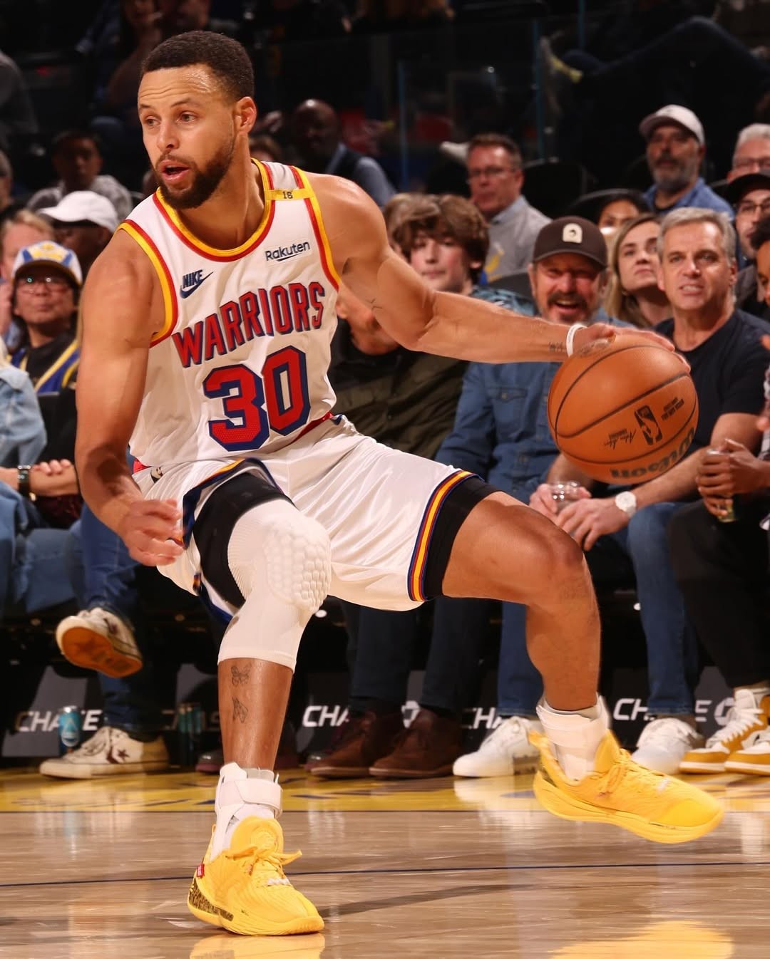 Under Armour, Curry 12 - 為慶祝斯蒂芬-庫里首次登上雜志封面，《SLAM》特別推出 UA 庫里套裝