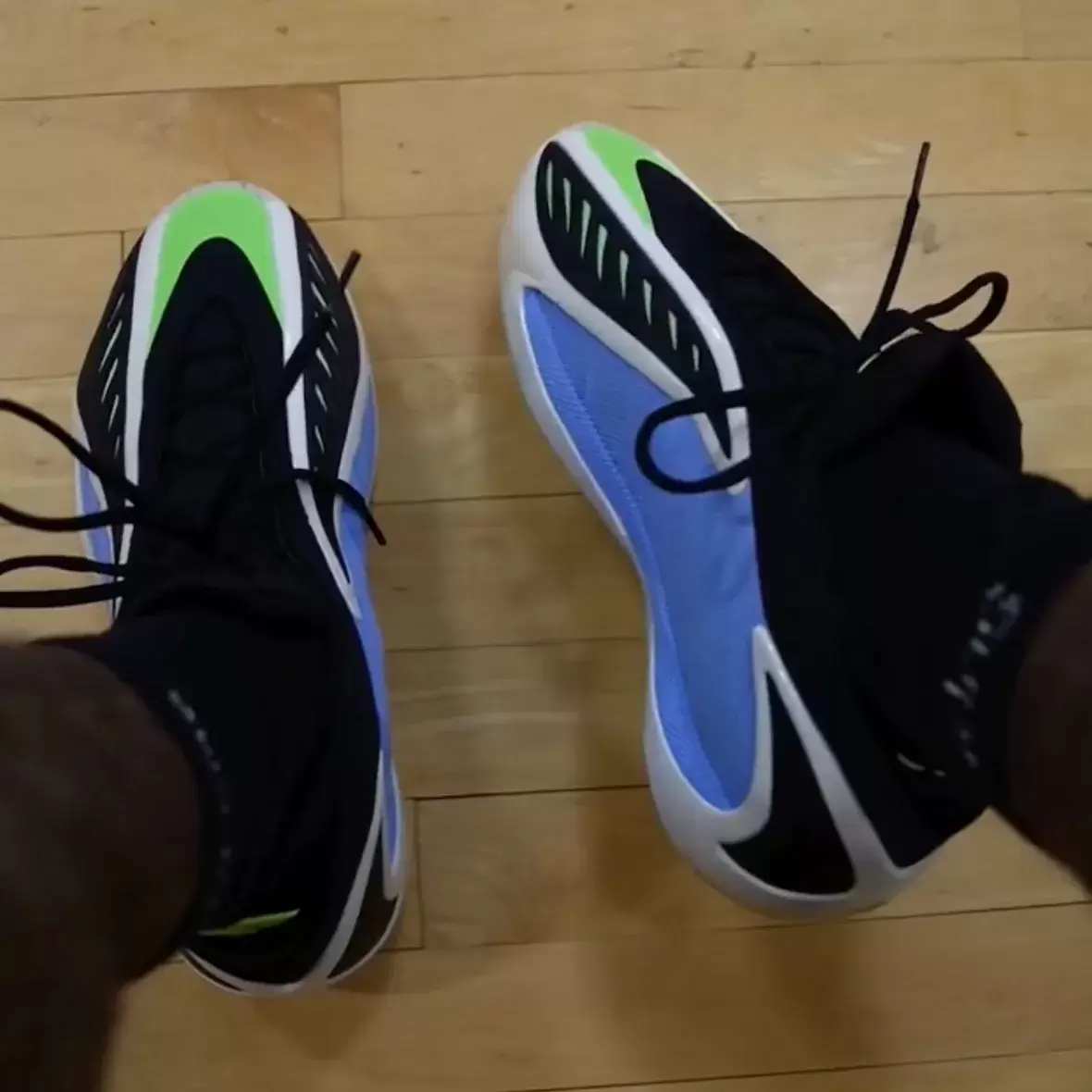 阿迪達斯安東尼-愛德華茲 2 "藍色融合 "10 月 25 日發佈 Anthony Edwards, adidas Anthony Edwards 2, adidas AE 2, adidas - 阿迪達斯安東尼-愛德華茲 2 "藍色融合 "10 月 25 日發佈