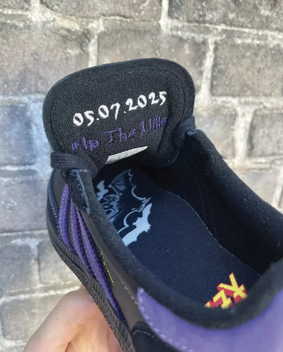 阿迪達斯推出伯明翰紀念鞋,向奧茲-奧斯本的最後一場演唱會致敬 adidas - 阿迪達斯推出伯明翰紀念鞋,向奧茲-奧斯本的最後一場演唱會致敬