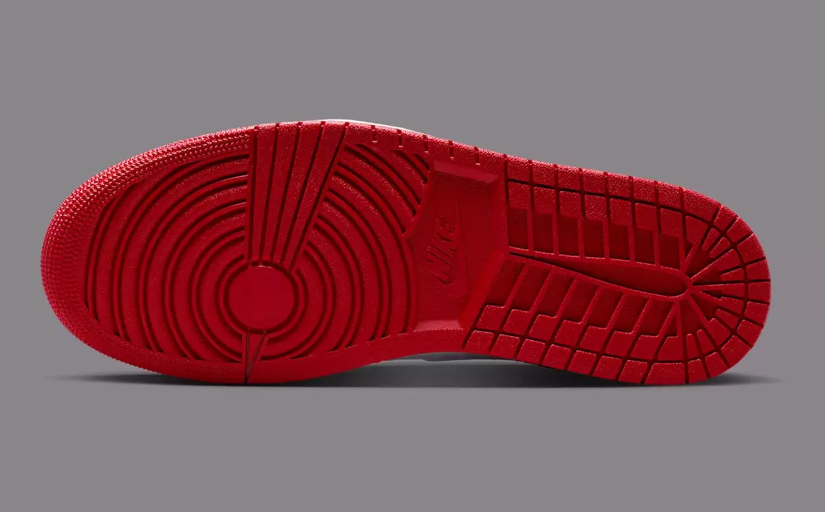 Air Jordan 1 Mid "Bred Toe "獲得亮面漆面改造 Air Jordan 1 Mid, Air Jordan 1 Bred Toe, Air Jordan 1 - Air Jordan 1 Mid "Bred Toe "獲得亮面漆面改造