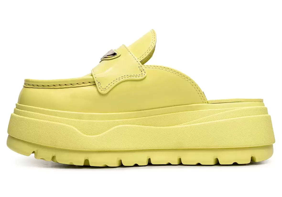 Air Jordan Mule 女士休閒鞋 "熒光綠 "款式亮相 Nike, Air Jordan Mule, Air Jordan 1, Air Jordan - Air Jordan Mule 女士休閒鞋 "熒光綠 "款式亮相