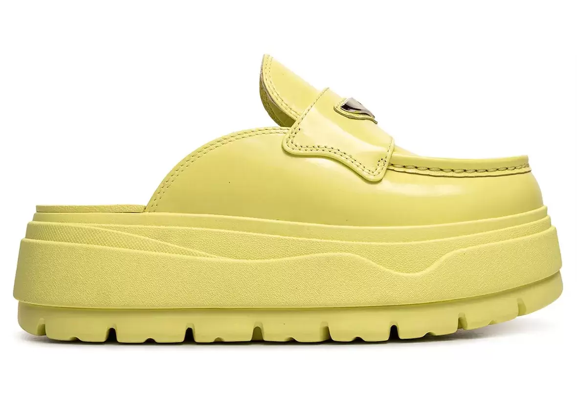 Air Jordan Mule 女士休閒鞋 "熒光綠 "款式亮相 Nike, Air Jordan Mule, Air Jordan 1, Air Jordan - Air Jordan Mule 女士休閒鞋 "熒光綠 "款式亮相