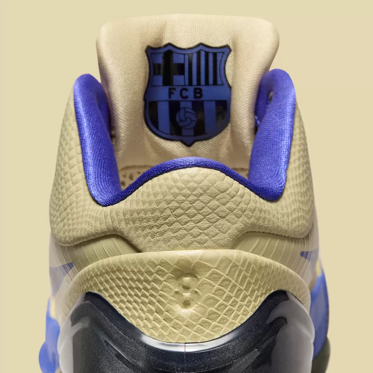 耐克向科比致敬,推出巴塞隆拿球衣和鞋履系列 Nike Kobe Slides, Nike Kobe 4 Protro, Nike Kobe 4, Nike Air Force 1 Low, Nike Air Force 1 - 耐克向科比致敬,推出巴塞隆拿球衣和鞋履系列