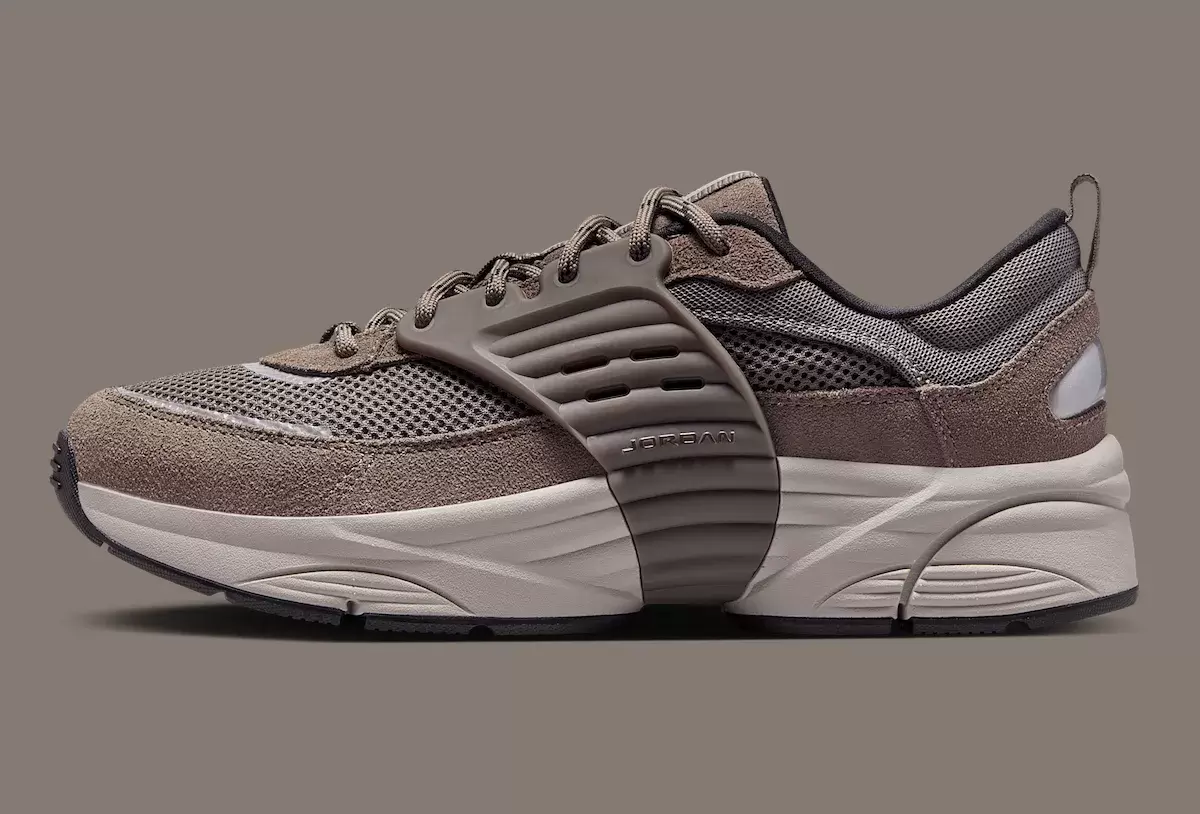第一印象:喬丹跑鞋 O/S "Cave Stone" (2025) Nike, Jordan Trunner OS, Jordan Trunner LX, Jordan Brand, Air Jordan 4 - 第一印象:喬丹跑鞋 O/S "Cave Stone" (2025)