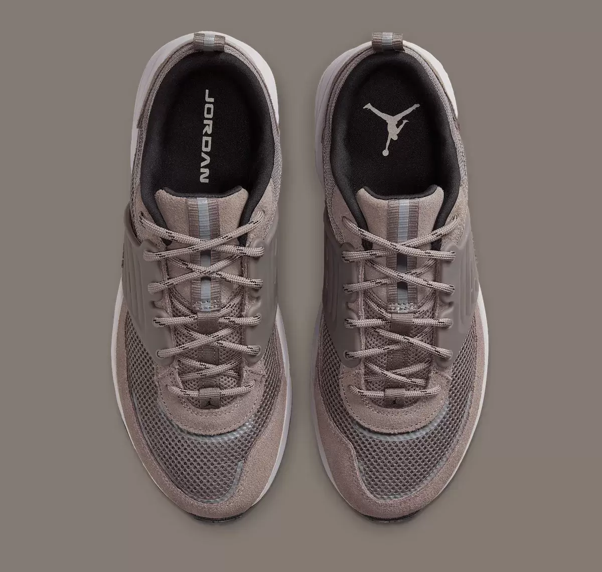 第一印象:喬丹跑鞋 O/S "Cave Stone" (2025) Nike, Jordan Trunner OS, Jordan Trunner LX, Jordan Brand, Air Jordan 4 - 第一印象:喬丹跑鞋 O/S "Cave Stone" (2025)