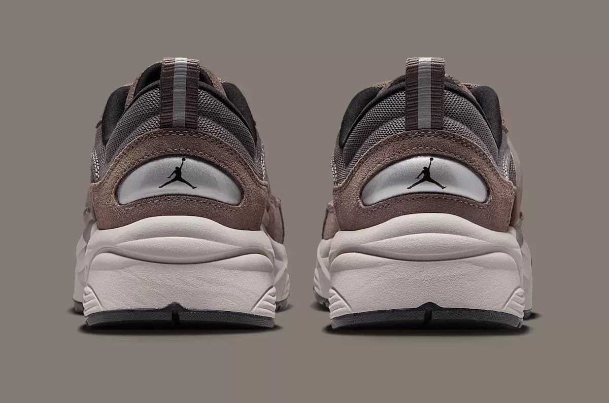 第一印象:喬丹跑鞋 O/S "Cave Stone" (2025) Nike, Jordan Trunner OS, Jordan Trunner LX, Jordan Brand, Air Jordan 4 - 第一印象:喬丹跑鞋 O/S "Cave Stone" (2025)