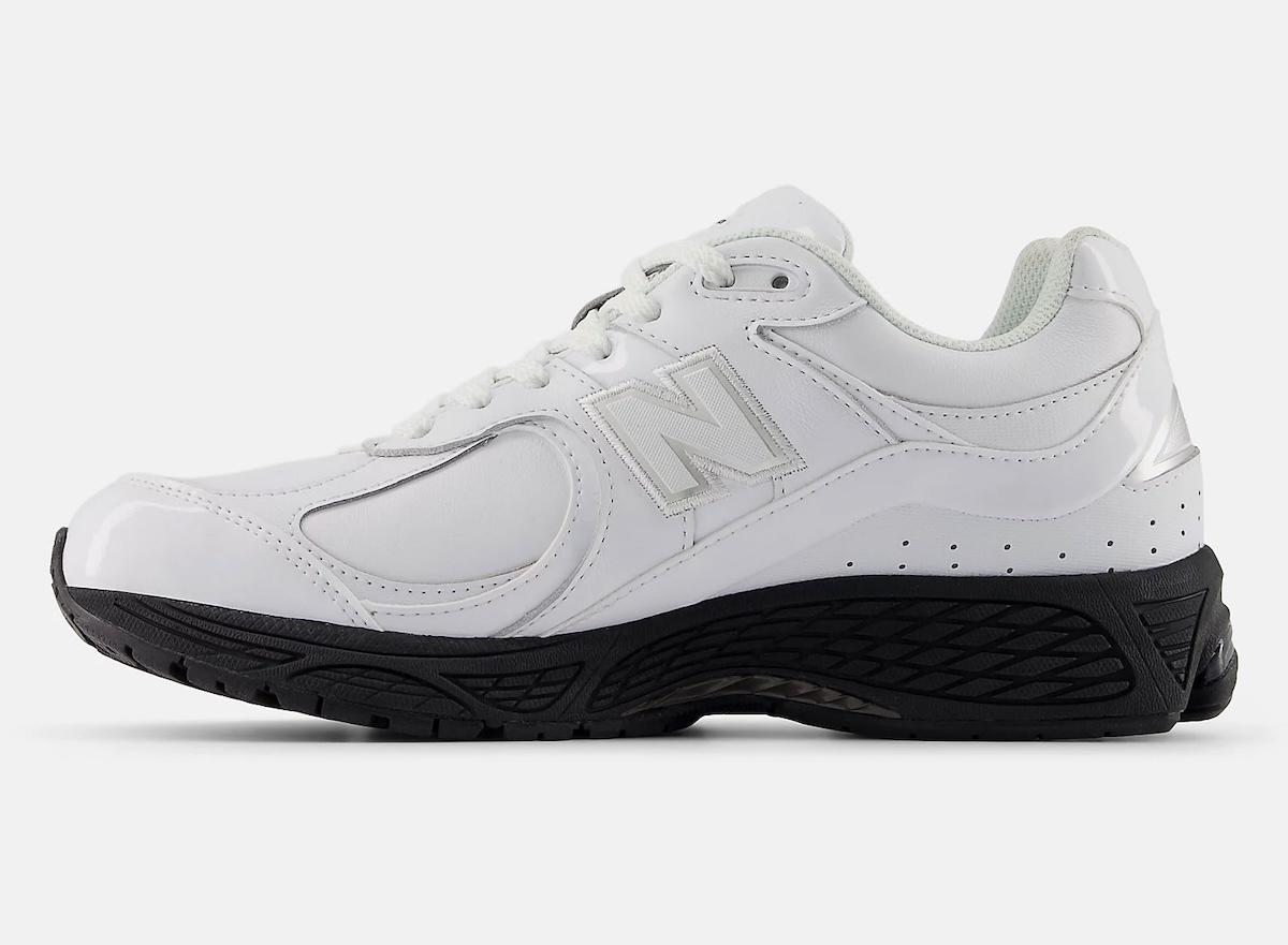 New Balance 2002, New Balance - 新百倫 2002R 採用亮麵皮革包裝