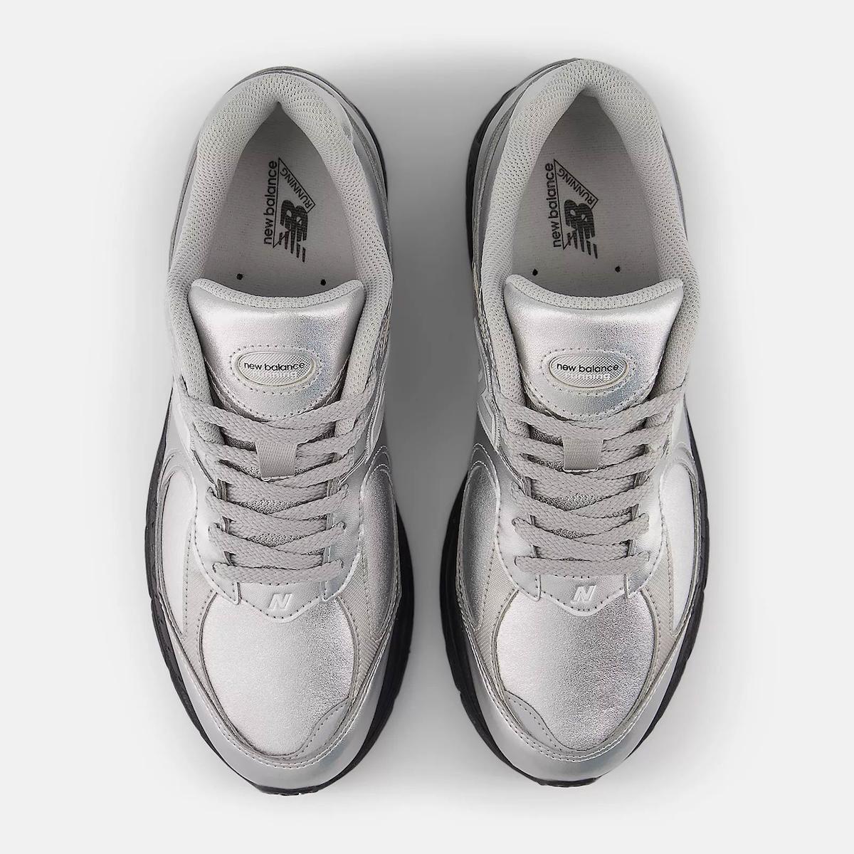 New Balance 2002, New Balance - 新百倫 2002R 採用亮麵皮革包裝