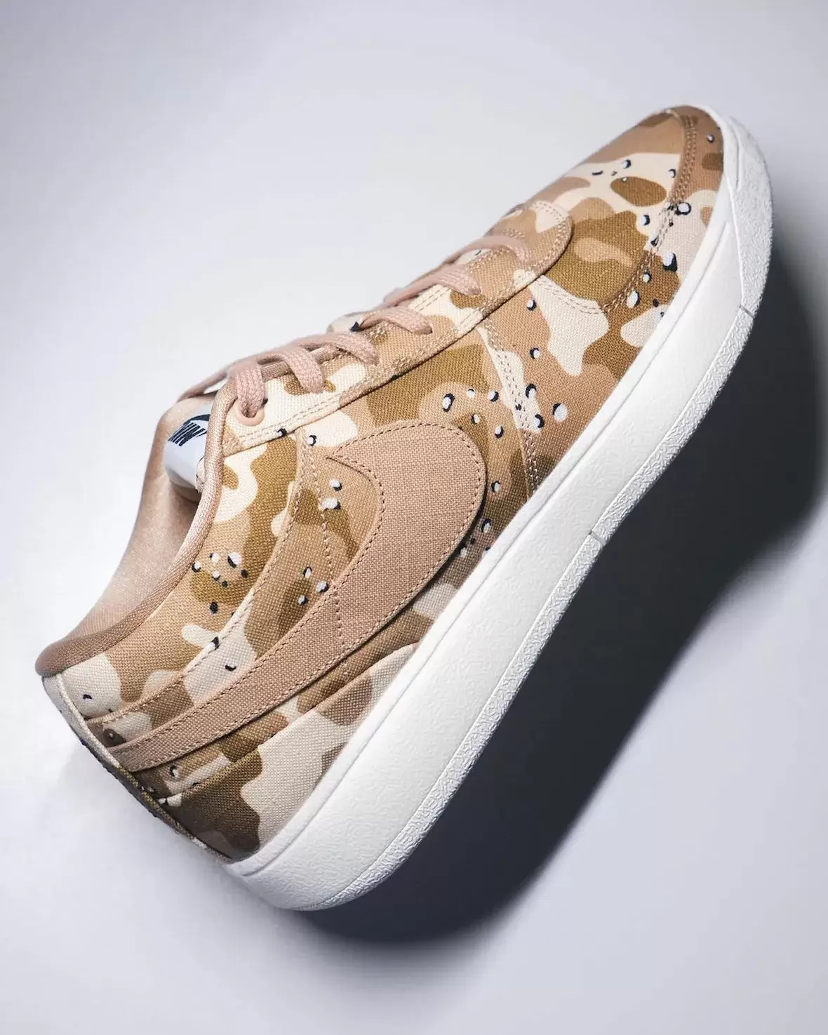 耐克圖書 1 "沙漠迷彩 "7 月 28 日發佈 Nike Book 1, Nike, Devin Booker - 耐克圖書 1 "沙漠迷彩 "7 月 28 日發佈
