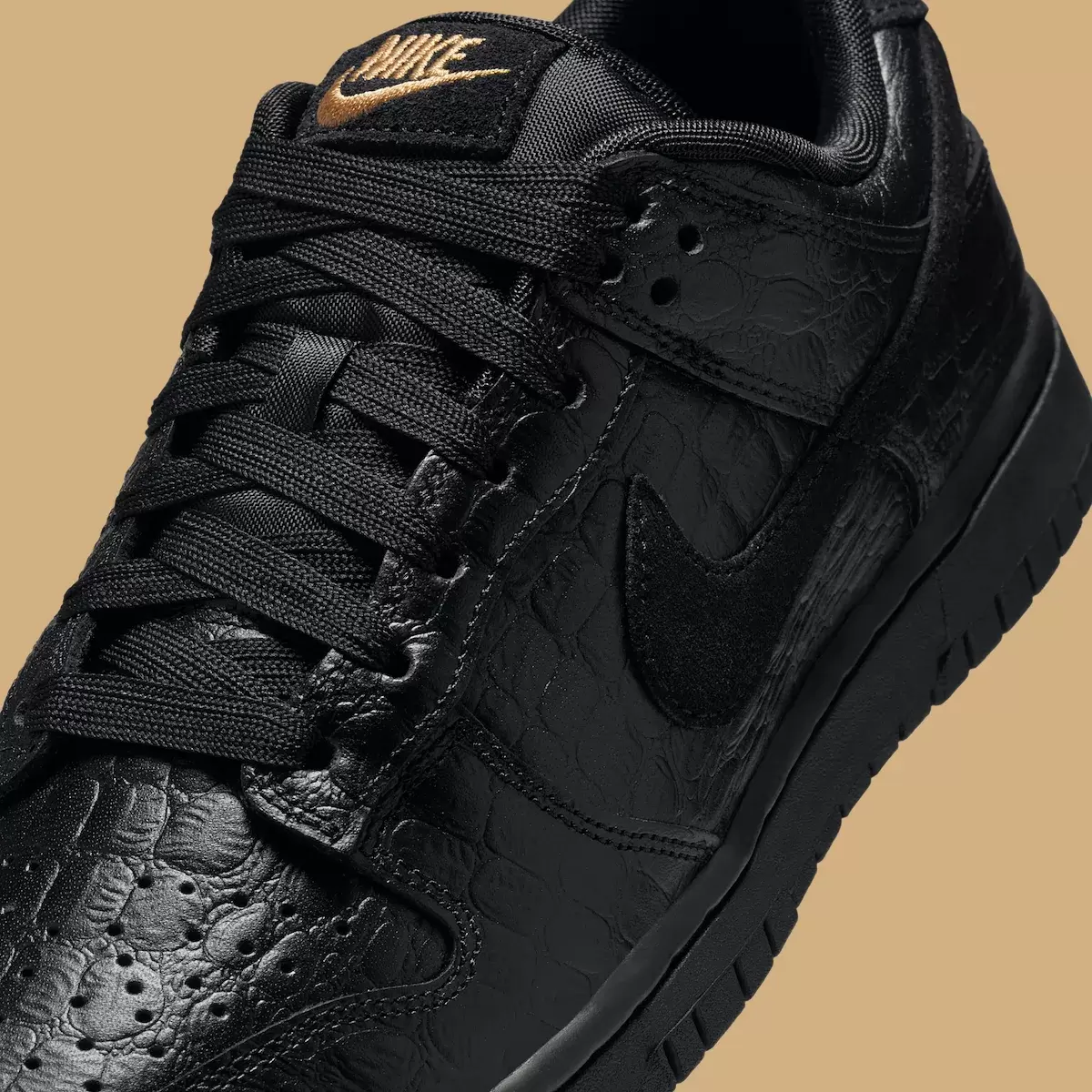 覆蓋黑色鱷魚皮的耐克 Dunk Low Nike Dunk Low, Nike - 覆蓋黑色鱷魚皮的耐克 Dunk Low