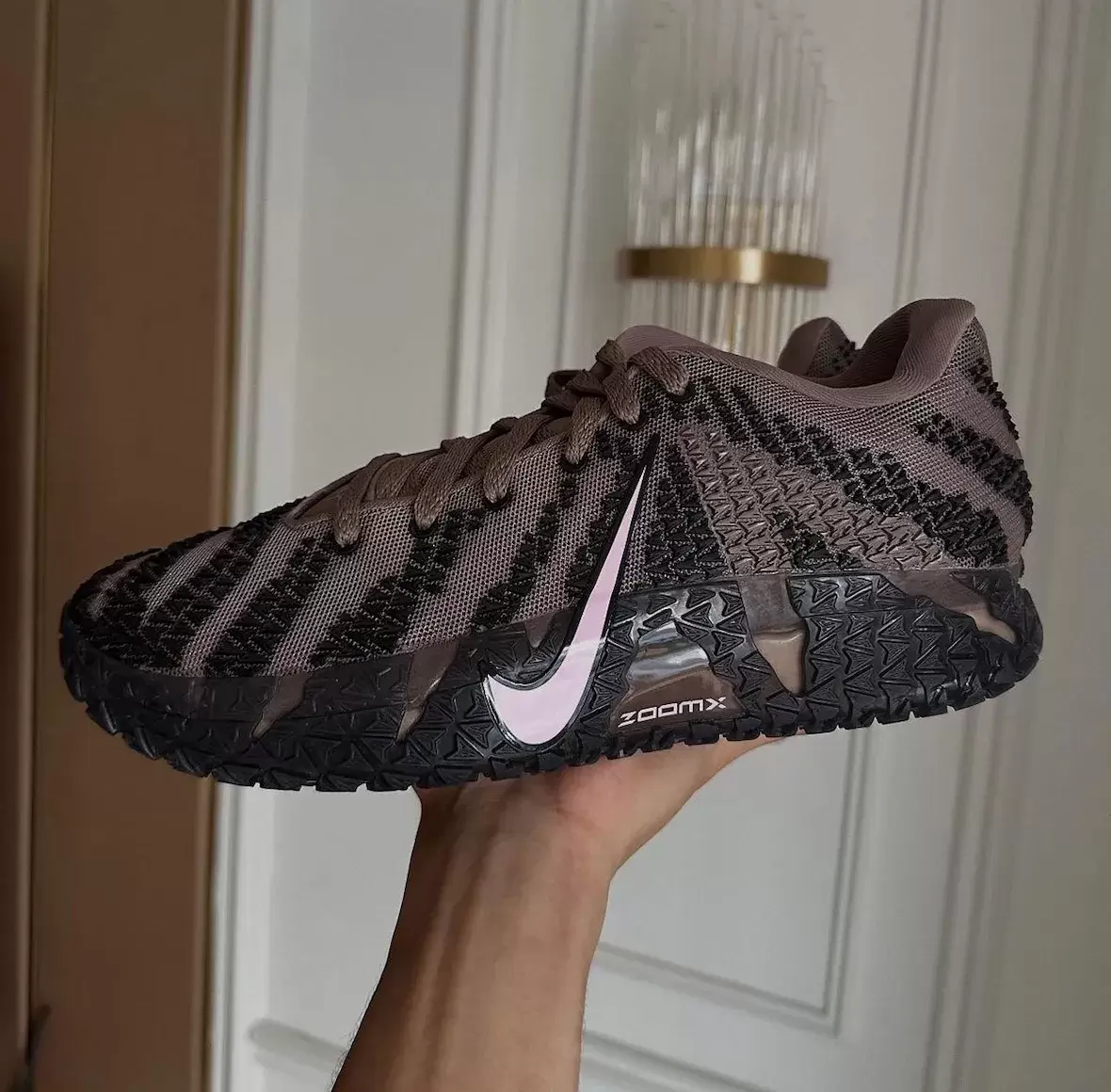 耐克 Ja 3 "貂棕色 "2025 年 10 月發佈 Nike Ja 3, Nike, Ja Morant - 耐克 Ja 3 "貂棕色 "2025 年 10 月發佈