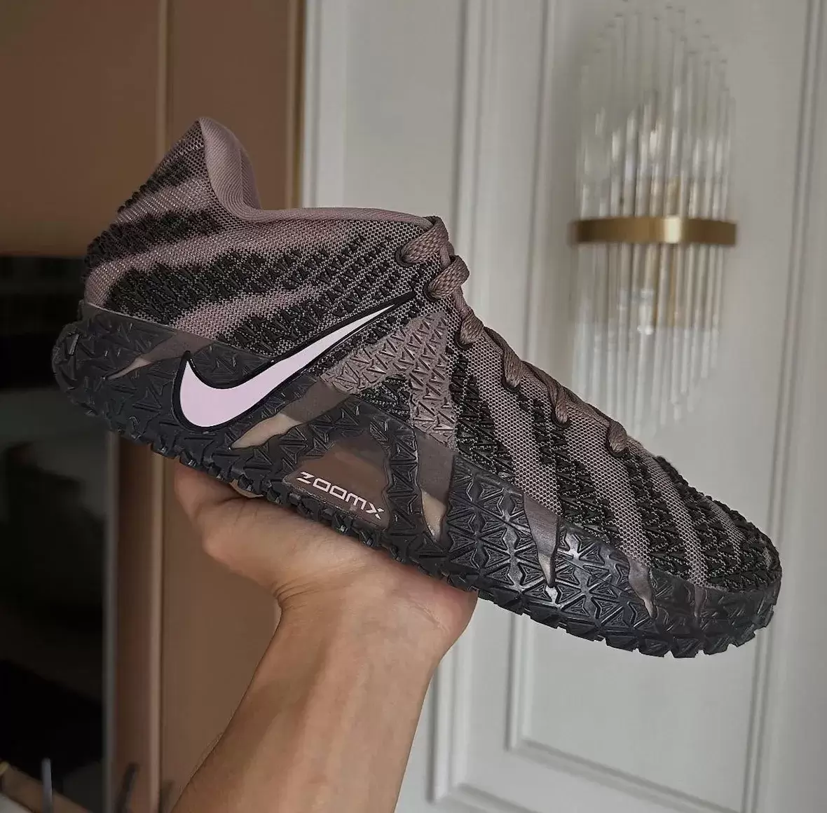 耐克 Ja 3 "貂棕色 "2025 年 10 月發佈 Nike Ja 3, Nike, Ja Morant - 耐克 Ja 3 "貂棕色 "2025 年 10 月發佈