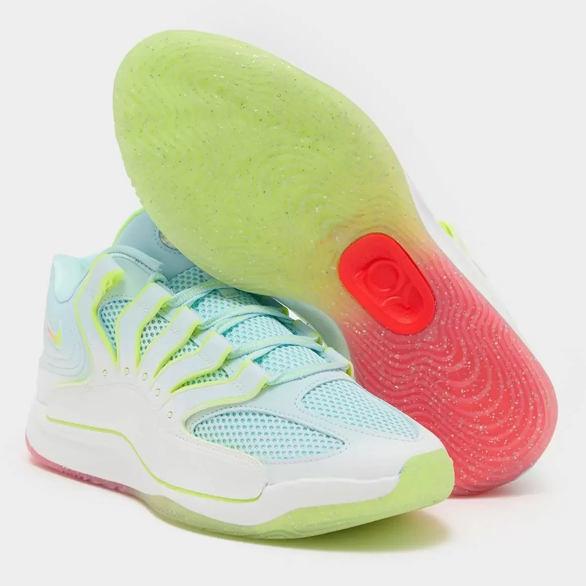 耐克 KD 18 "輕松賺錢 "版以 "冰川藍 "和 "伏特 "亮相 Nike KD 18, Nike - 耐克 KD 18 "輕松賺錢 "版以 "冰川藍 "和 "伏特 "亮相