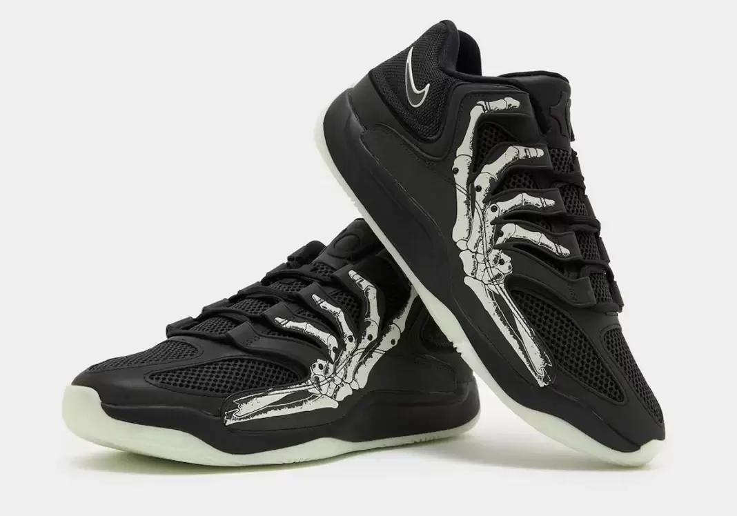 Nike KD 18, Nike - 耐克 KD 18 "萬聖節 "零售店圖片配骷髏圖案