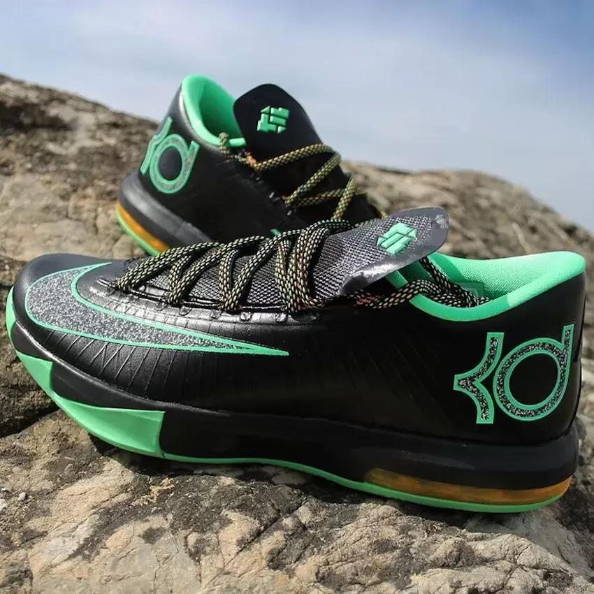 耐克 KD 6 "夜視 "2026 年 6 月回歸 Nike KD 6, Nike - 耐克 KD 6 "夜視 "2026 年 6 月回歸