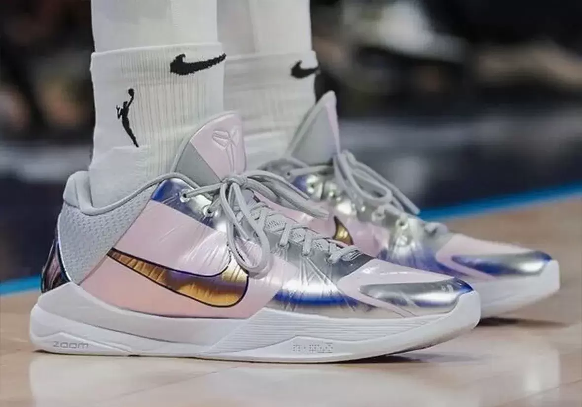 耐克 Kobe 5 Protro PE 為阿里克-奧貢博瓦萊閃亮登場 Nike Kobe 5 Protro, Nike Kobe 5, Nike - 耐克 Kobe 5 Protro PE 為阿里克-奧貢博瓦萊閃亮登場