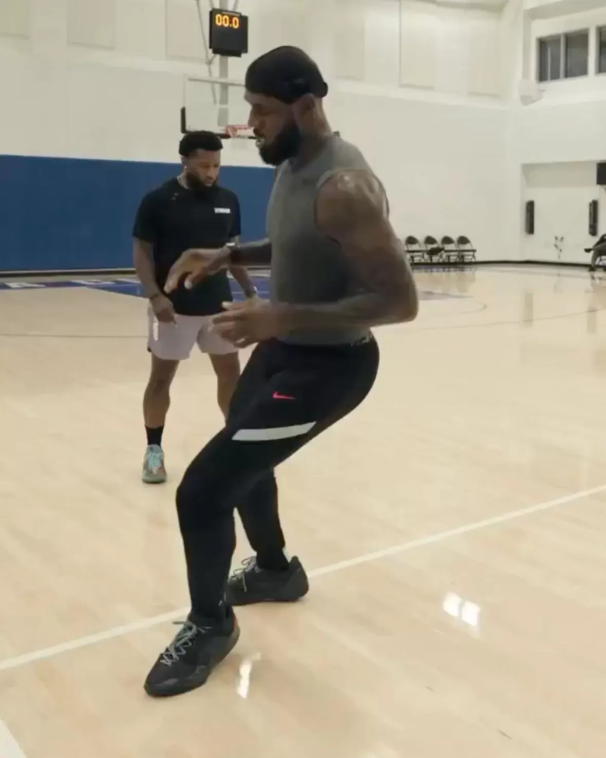 勒布朗-詹姆斯首次推出耐克 LeBron 23 黑色磨損測試樣品 Nike LeBron 23, Nike, LeBron James Shoes - 勒布朗-詹姆斯首次推出耐克 LeBron 23 黑色磨損測試樣品