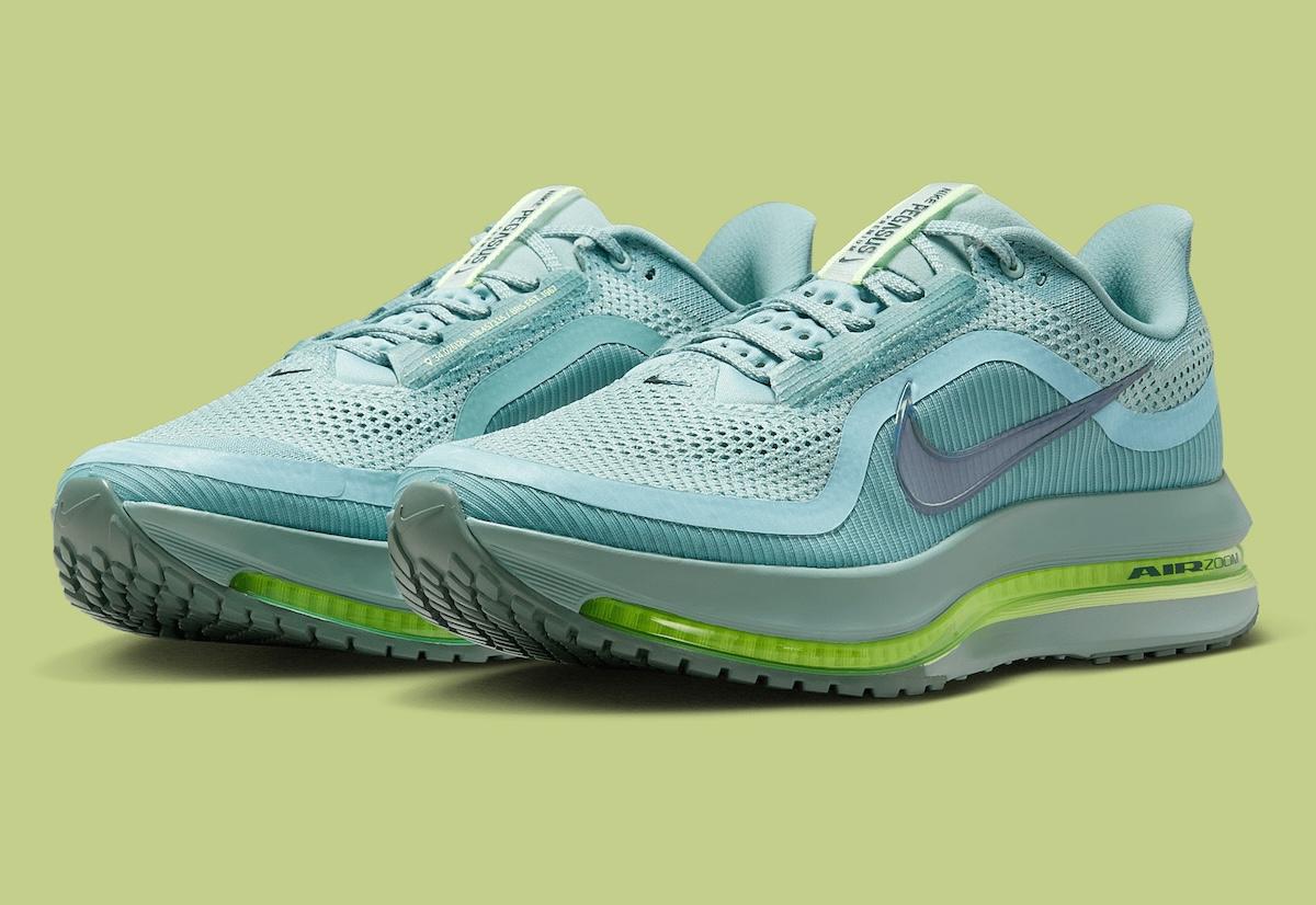 耐克 Pegasus Premium "大炮 "採用伏特配色 Nike Pegasus Premium, Nike - 耐克 Pegasus Premium "大炮 "採用伏特配色