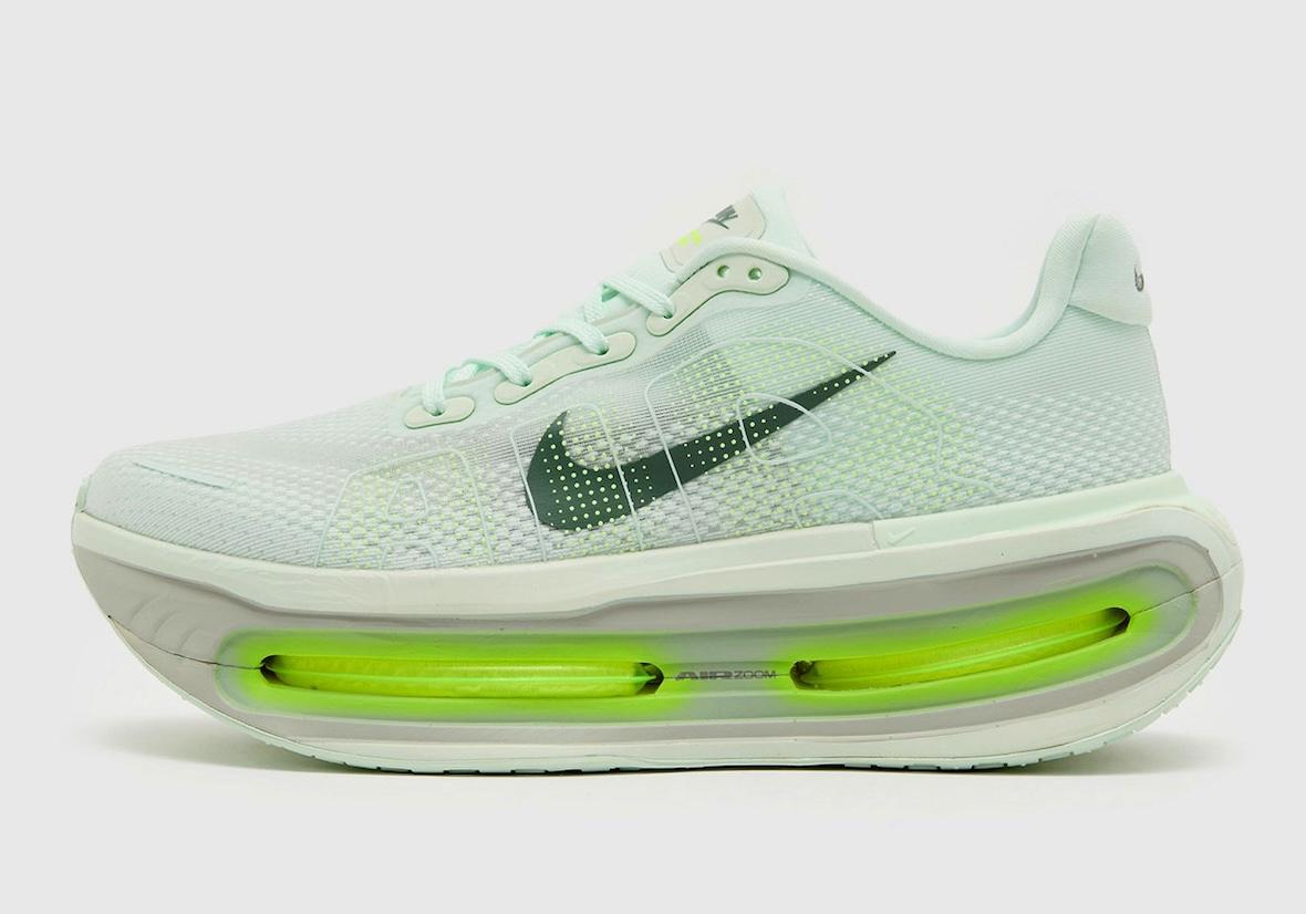 耐克 Vomero Premium 採用 "淺綠 "和 "伏特 "配色 Nike Vomero Premium, Nike - 耐克 Vomero Premium 採用 "淺綠 "和 "伏特 "配色