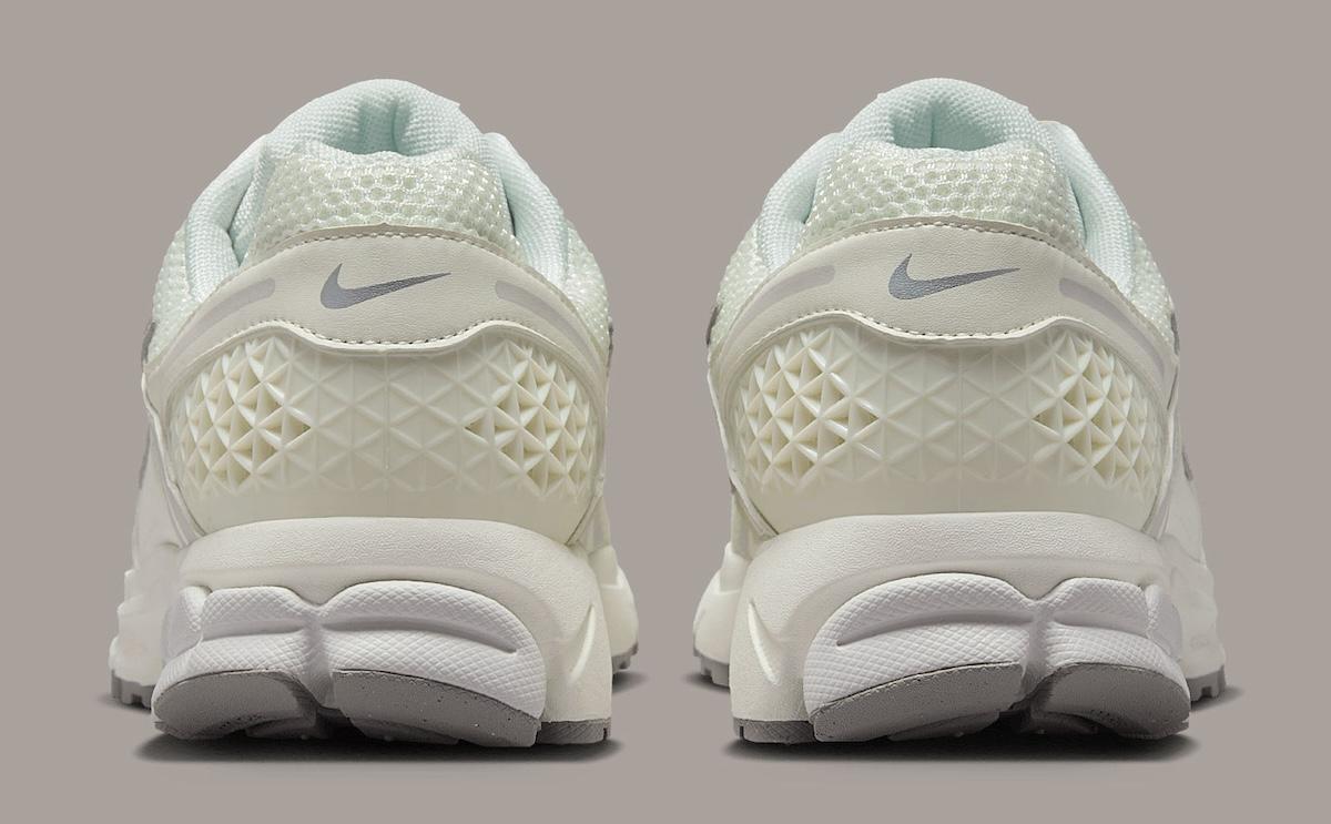 耐克 Zoom Vomero 5 "Sail "配備金屬菱形圖案 Nike Zoom Vomero 5, Nike - 耐克 Zoom Vomero 5 "Sail "配備金屬菱形圖案