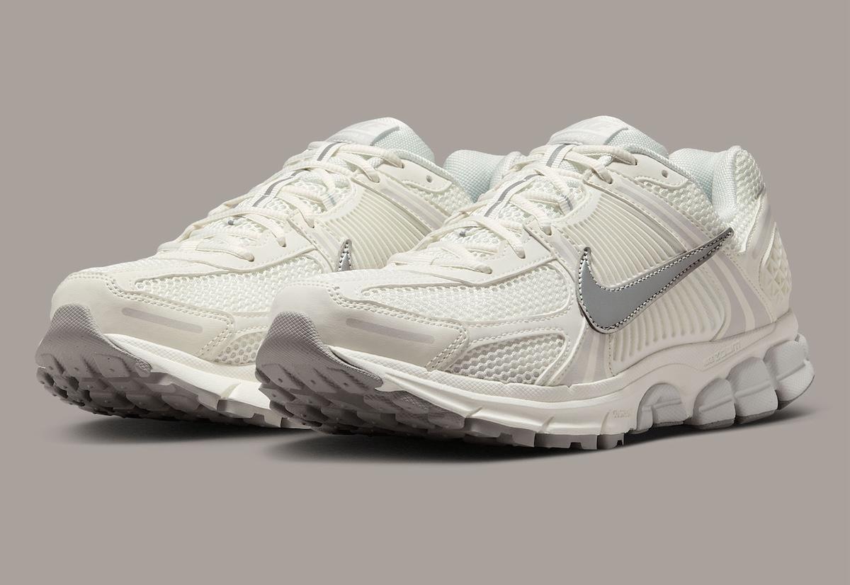 耐克 Zoom Vomero 5 "Sail "配備金屬菱形圖案 Nike Zoom Vomero 5, Nike - 耐克 Zoom Vomero 5 "Sail "配備金屬菱形圖案
