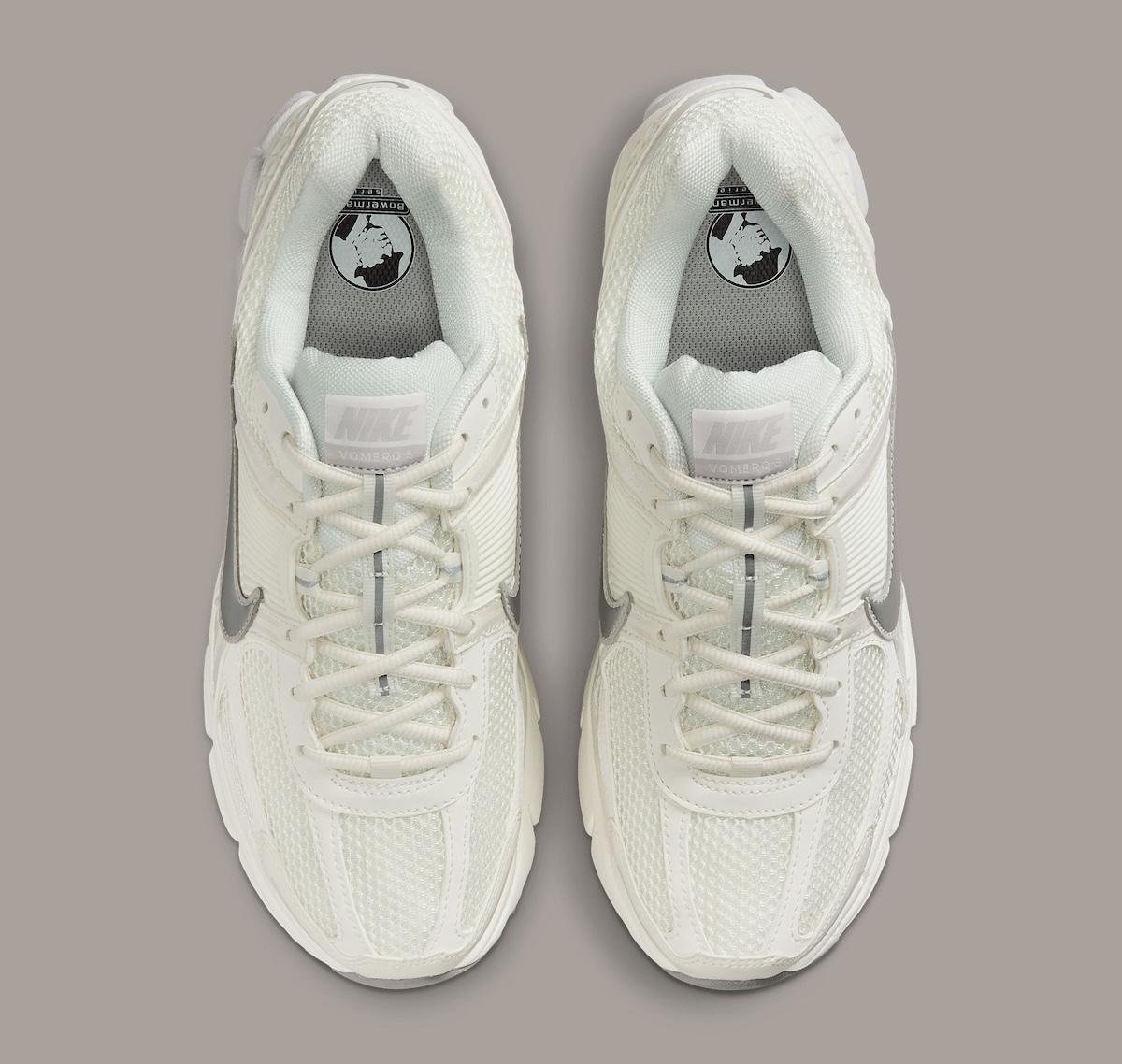耐克 Zoom Vomero 5 "Sail "配備金屬菱形圖案 Nike Zoom Vomero 5, Nike - 耐克 Zoom Vomero 5 "Sail "配備金屬菱形圖案