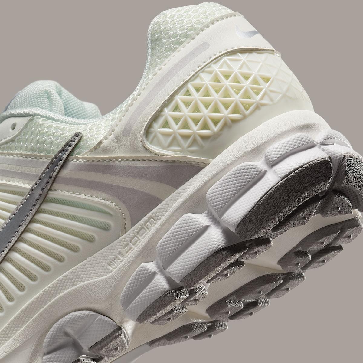 耐克 Zoom Vomero 5 "Sail "配備金屬菱形圖案 Nike Zoom Vomero 5, Nike - 耐克 Zoom Vomero 5 "Sail "配備金屬菱形圖案