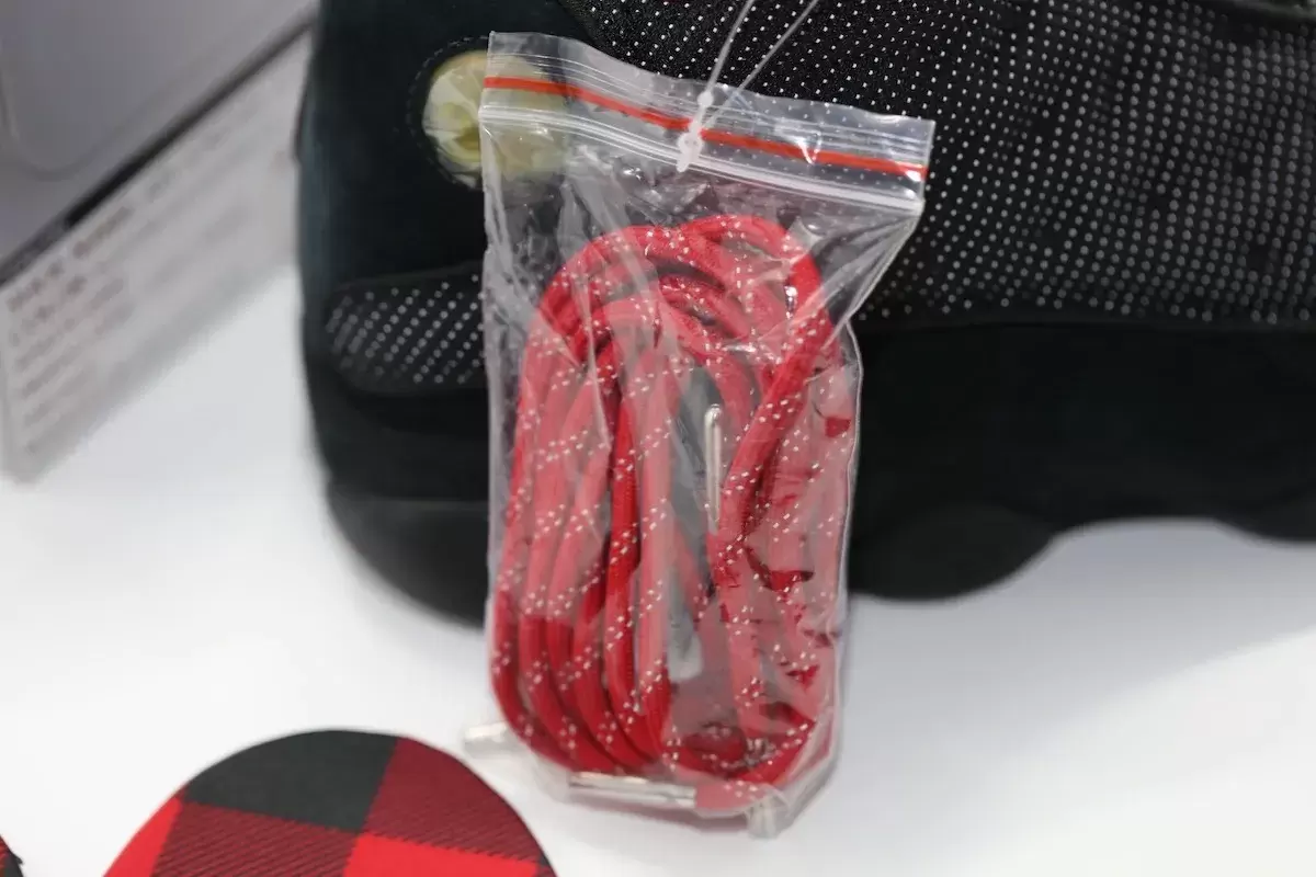 Air Jordan 13, Air Jordan 1, Air Jordan - 惡名昭彰的 B.I.G. x Air Jordan 13 樣品的詳細介紹