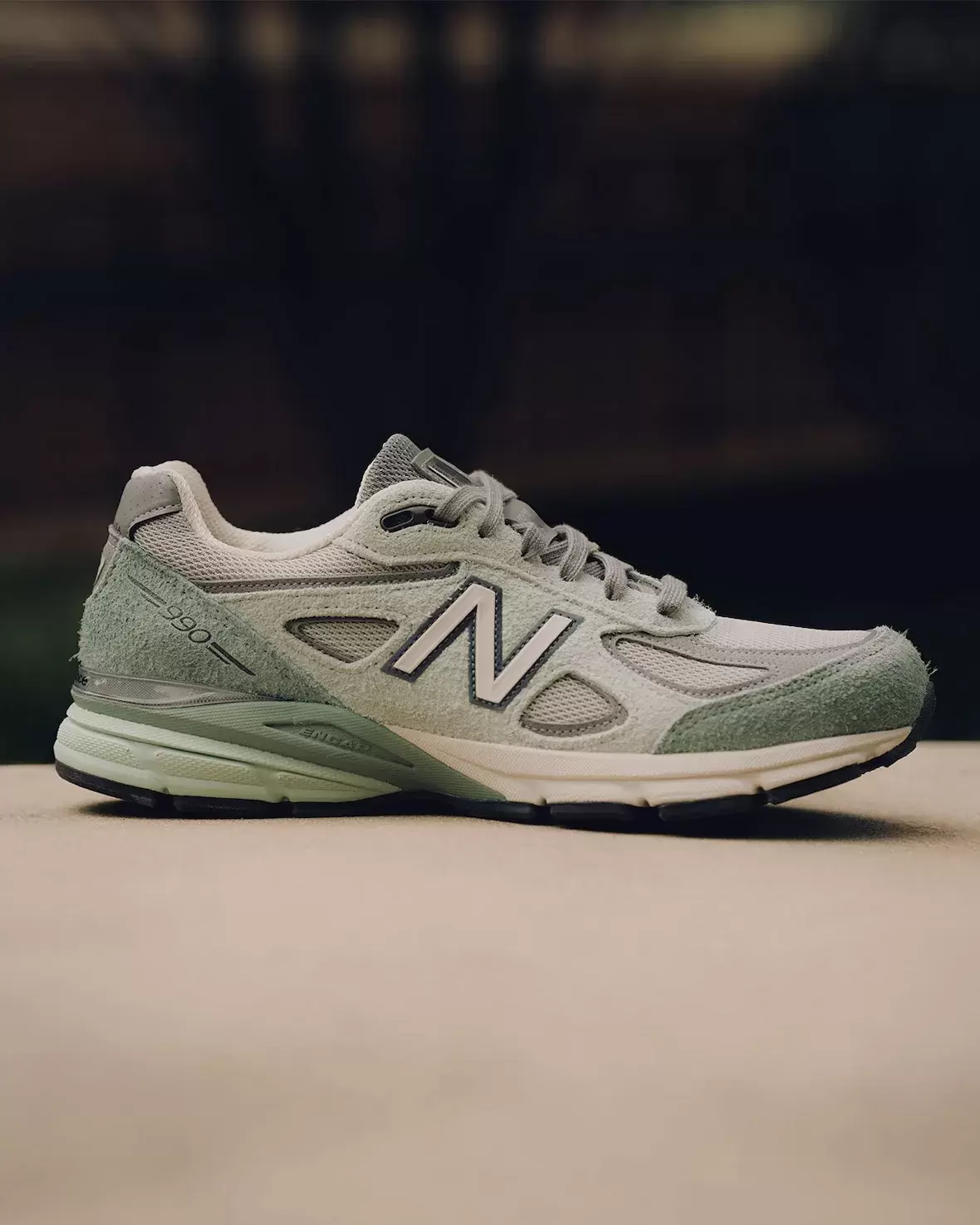 惠特克集團 x New Balance 990v4 和 998 支持 "故意偏袒教育"。 New Balance 998, New Balance 990v4, New Balance 990, New Balance - 惠特克集團 x New Balance 990v4 和 998 支持 "故意偏袒教育"。