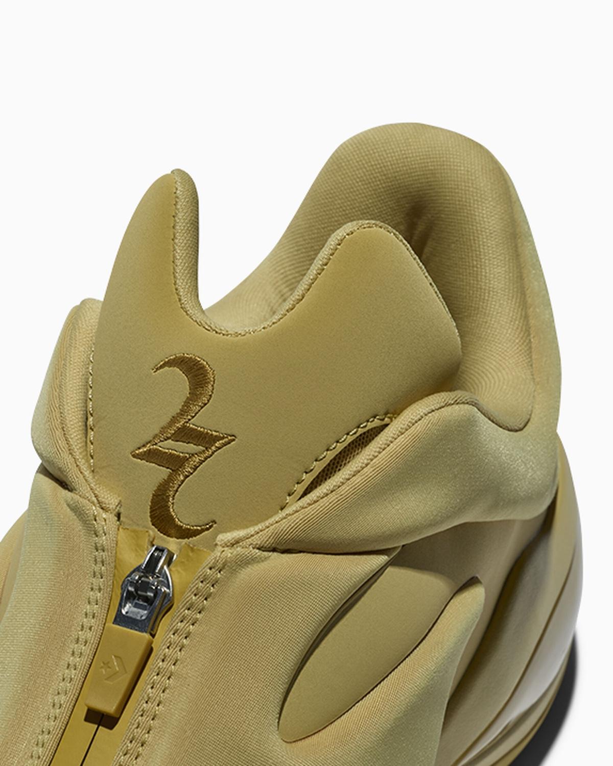 Close-up of the Converse SHAI 001 tongue featuring Shai Gilgeous-Alexander』s embroidered logo.