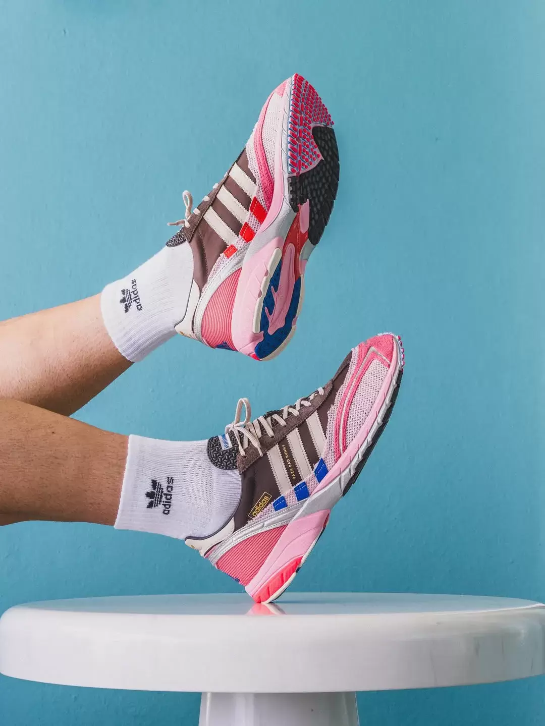 Bad Bunny x adidas Adizero SL72 "棕色/粉色 "於 2025 年 10 月發佈 Bad Bunny, adidas SL 72, adidas adiZero, adidas - Bad Bunny x adidas Adizero SL72 "棕色/粉色 "於 2025 年 10 月發佈