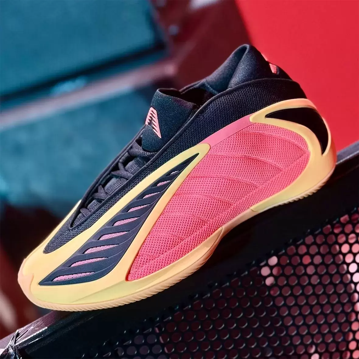 阿迪達斯-安東尼-愛德華茲 2 "與愛同行 "10 月 4 日發佈 Anthony Edwards, adidas Anthony Edwards 2, adidas AE 2, adidas - 阿迪達斯-安東尼-愛德華茲 2 "與愛同行 "10 月 4 日發佈
