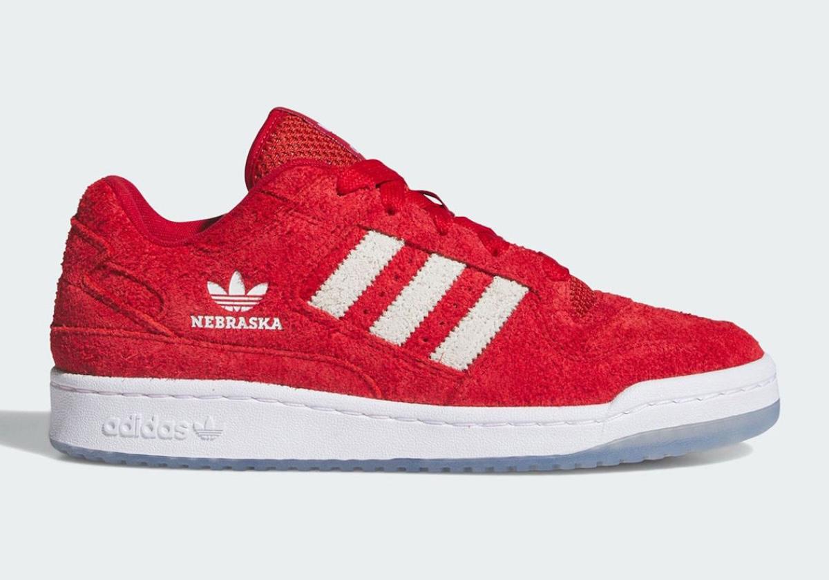 adidas Forum Low CL 代表 "NCAA "的新包裝 adidas Forum Lo, adidas - adidas Forum Low CL 代表 "NCAA "的新包裝