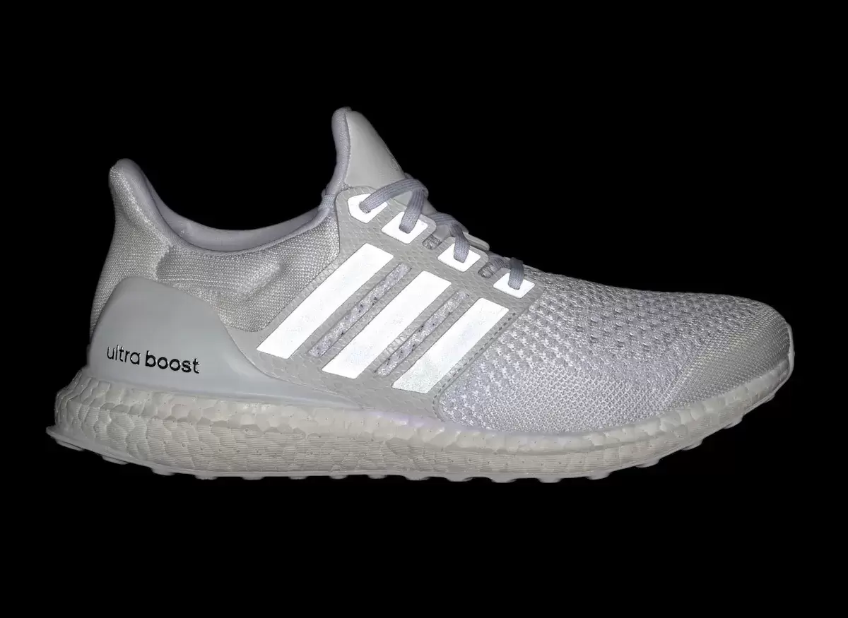 阿迪達斯 Ultraboost 1.0 "三重白 "十周年回歸 Sneakers, Kanye West, adidas Ultra Boost, adidas - 阿迪達斯 Ultraboost 1.0 "三重白 "十周年回歸