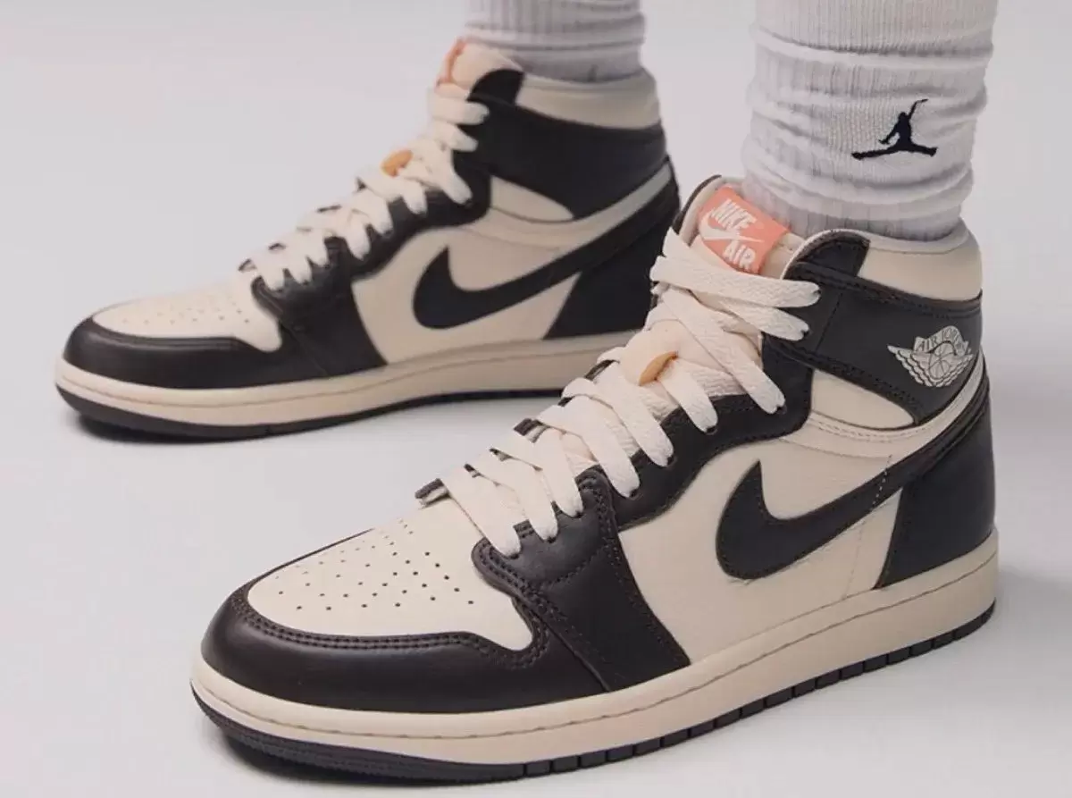 Air Jordan 1 High OG "巴洛克棕 "2025 年 9 月發佈 Nike, Air Jordan 1, Air Jordan - Air Jordan 1 High OG "巴洛克棕 "2025 年 9 月發佈