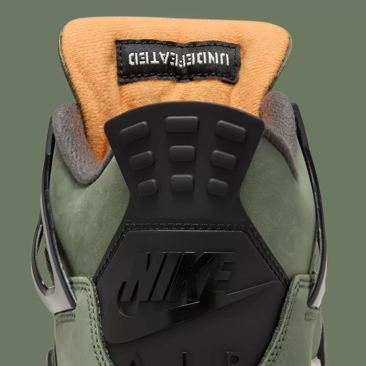 Undefeated x Air Jordan 4 將於 8 月 28 日在 SNKRS 上發佈 Undefeated, Air Jordan 4 Undefeated, Air Jordan 4, Air Jordan - Undefeated x Air Jordan 4 將於 8 月 28 日在 SNKRS 上發佈
