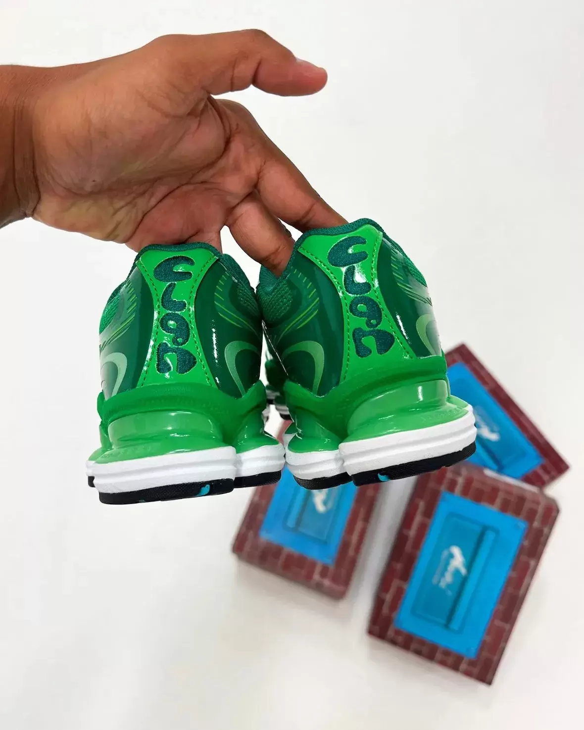阿米內 x New Balance 2000 "圖書館 "10 月 3 日發佈 New Balance 2000, New Balance, Amine - 阿米內 x New Balance 2000 "圖書館 "10 月 3 日發佈