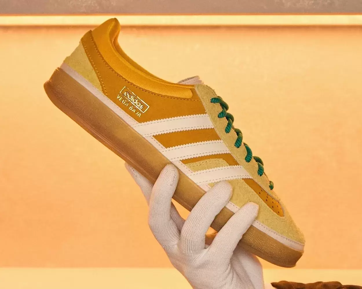 Bad Bunny, adidas Gazelle, adidas - 第一視角： Bad Bunny x adidas Gazelle "Vega Baja" (2025)Bad Bunny x adidas Gazelle "Vega Baja" (2025)