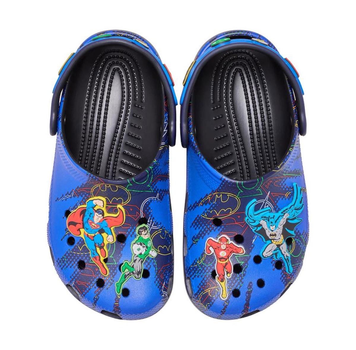DC 的正義聯盟 x Crocs 經典木屐 2025 年 8 月發佈 Crocs - DC 的正義聯盟 x Crocs 經典木屐 2025 年 8 月發佈