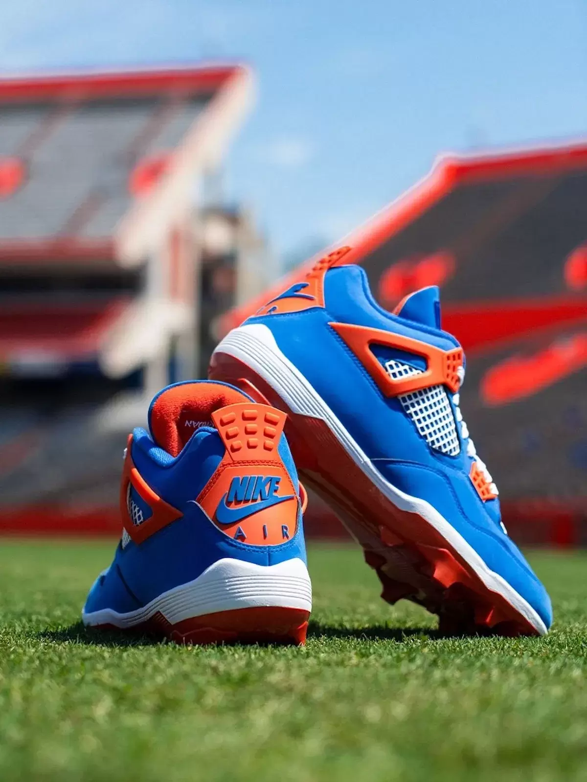 佛羅里達鱷魚隊 Air Jordan 4 戰靴在 2025 賽季揭幕戰前亮相 Air Jordan Florida Gators, Air Jordan 4 Florida Gators, Air Jordan 4, Air Jordan - 佛羅里達鱷魚隊 Air Jordan 4 戰靴在 2025 賽季揭幕戰前亮相