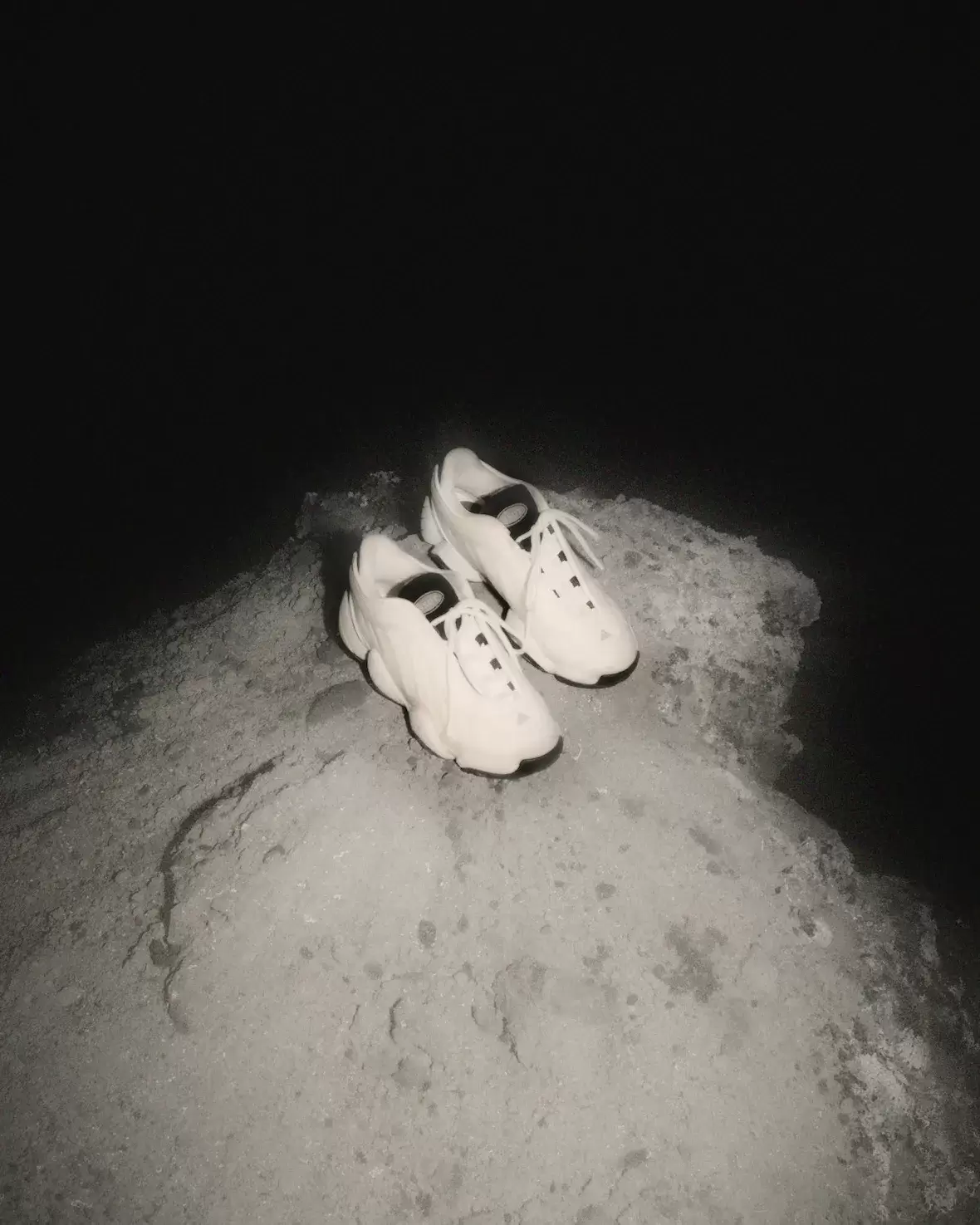 HAL Studios x adidas Intimidation Low 套裝將於 9 月 3 日發佈 HAL Studios, adidas Intimidation, adidas - HAL Studios x adidas Intimidation Low 套裝將於 9 月 3 日發佈