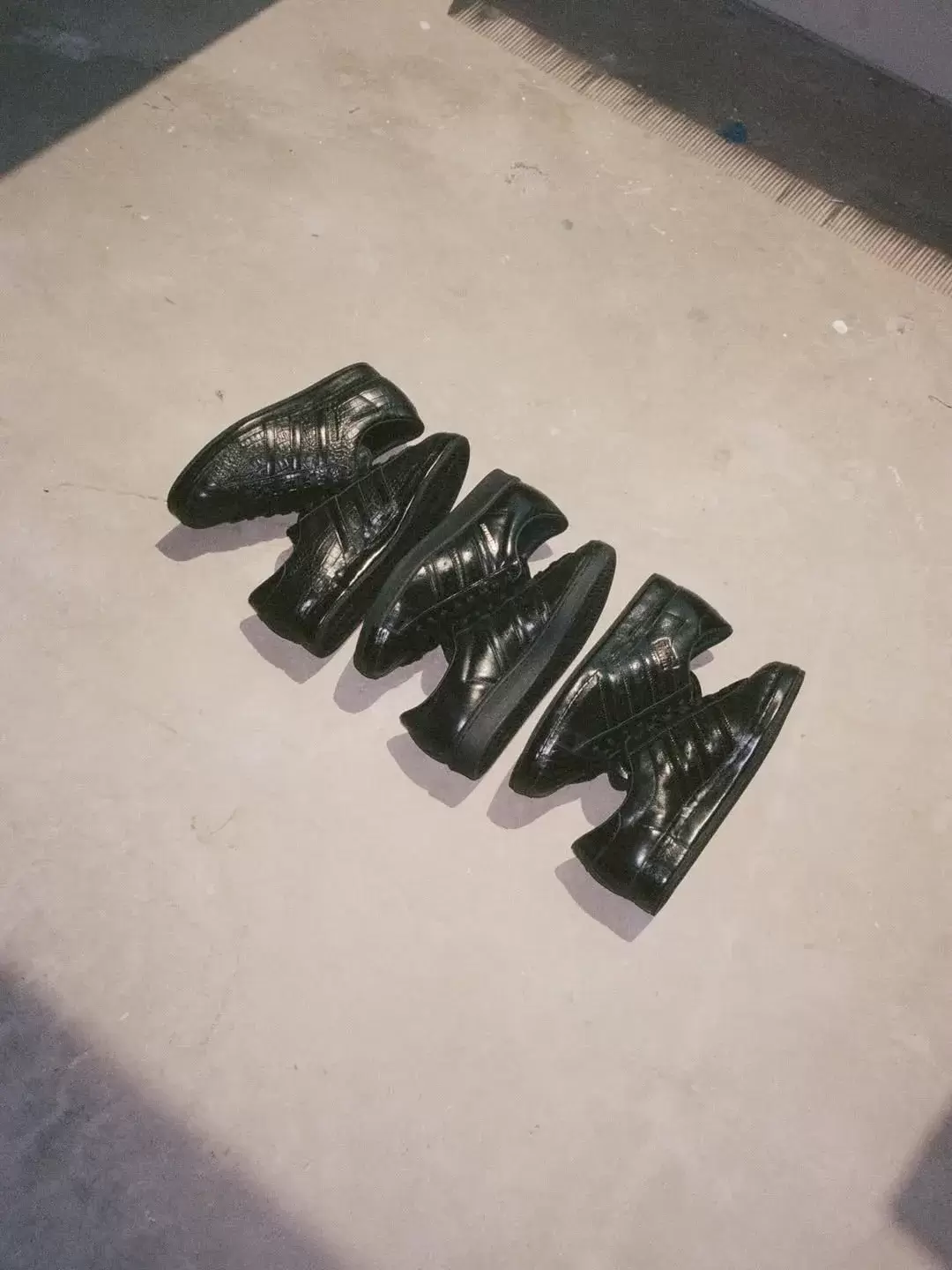 羅尼-菲格 x 阿迪達斯超級明星 "黑領帶 2.0"8 月 25 日發佈 Ronnie Fieg, KITH, adidas superstar - 羅尼-菲格 x 阿迪達斯超級明星 "黑領帶 2.0"8 月 25 日發佈