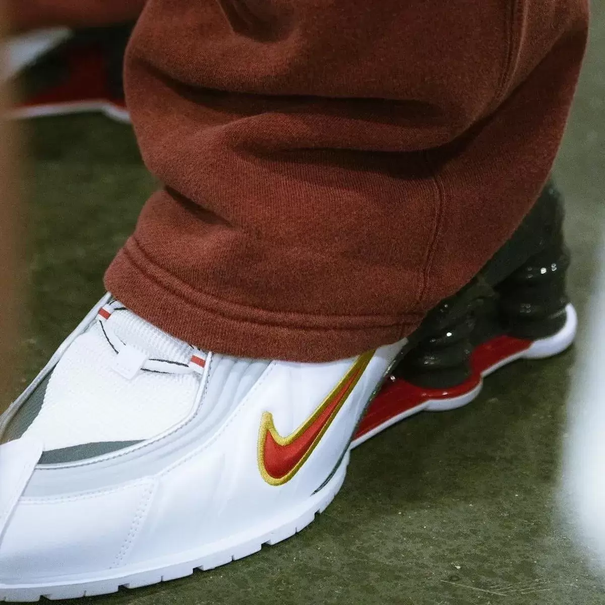 Nike Shox, Nike, Martine Rose - SonicFox 在 Evo 2025 展會上首次亮相新款 Martine Rose x Nike Shox MR4