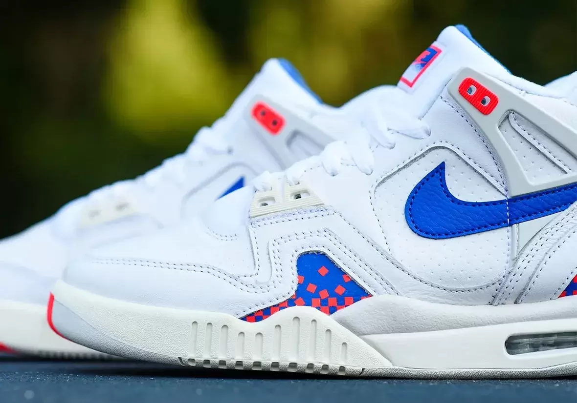 耐克 Air Tech Challenge 2 "像素球場 "8 月 30 日回歸 Nike Air Tech Challenge II, Nike Air Tech Challenge, Nike - 耐克 Air Tech Challenge 2 "像素球場 "8 月 30 日回歸